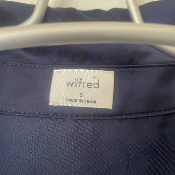 Aritzia Wilfred Satin Cropped Blouse Tie Front in Navy Blue Size Small - Picture 7 of 8